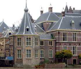 Moeders is boos op de regering!
